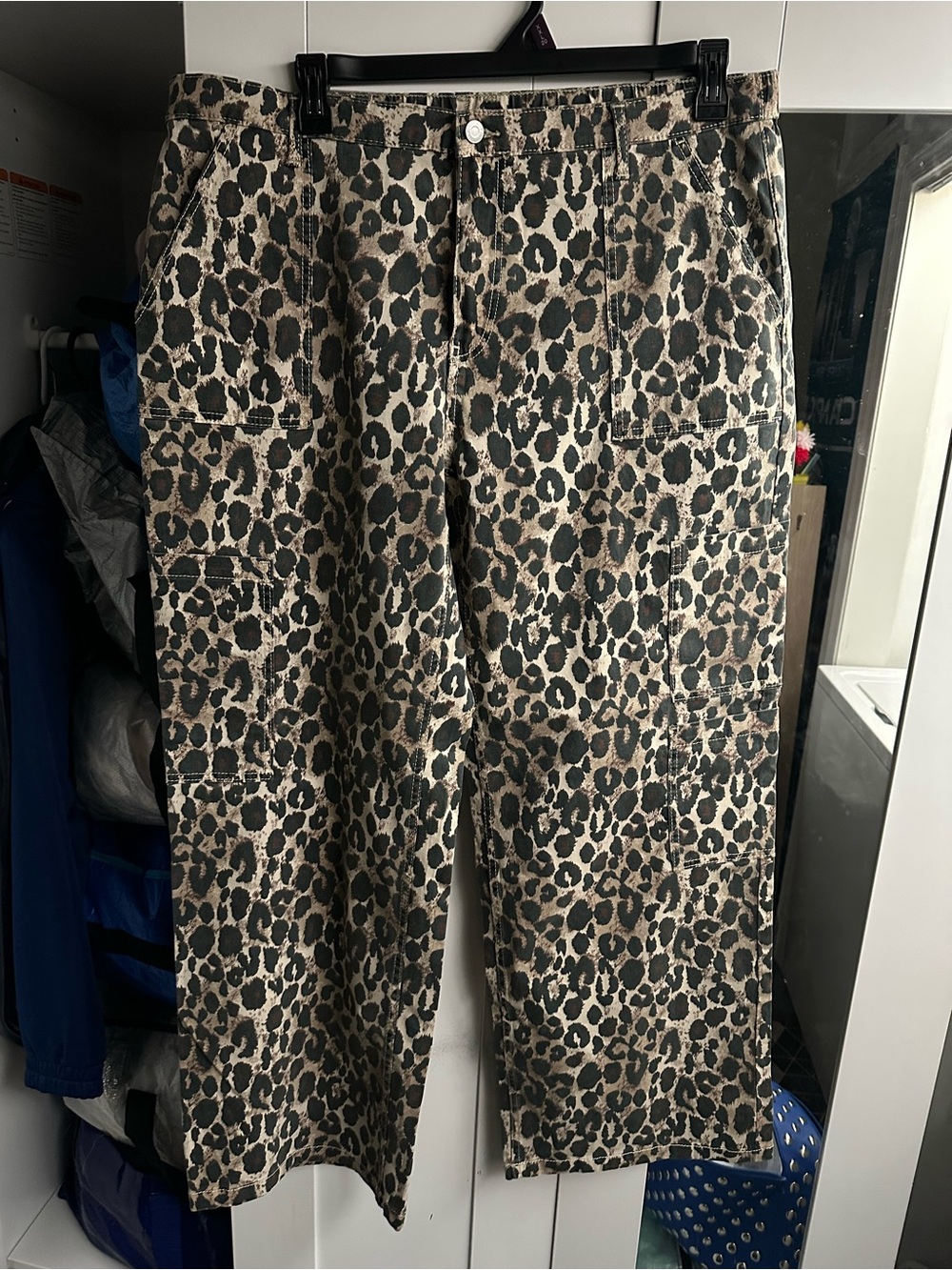 No Boundaries Leopard Print cargo pants nwot